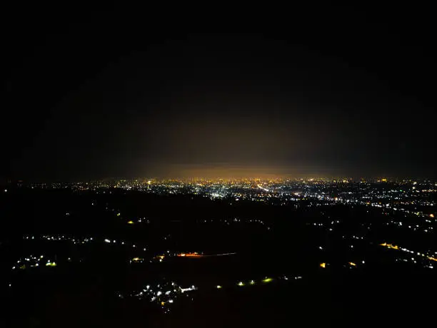 foto bukit bintang pada malam hari