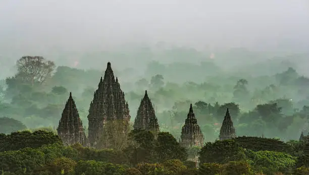 gambar candi prambanan dari atas