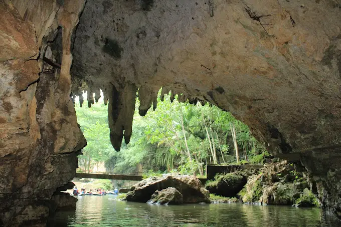 gambar suasana di Goa Pindul Yogyakarta