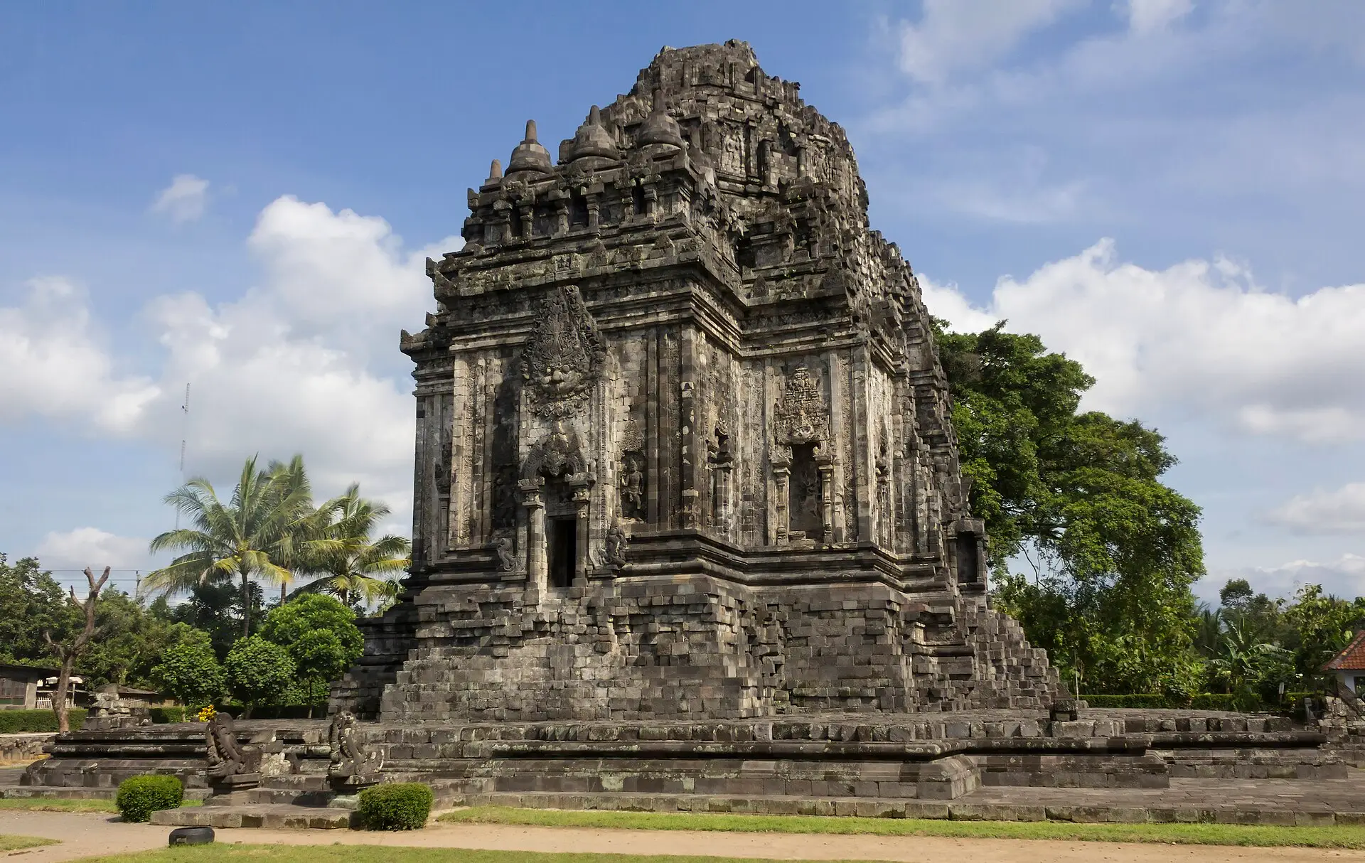 Featured image for Candi Kalasan : Candi Buddha Tertua di Jogja - 3J Tour Candi Kalasan : Candi Buddha Tertua di Jogja