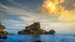 Featured image for Pantai Nglambor: Surga Snorkeling Tersembunyi di Gunung Kidul - 3J Tour Pantai Nglambor: Surga Snorkeling Tersembunyi di Gunung Kidul
