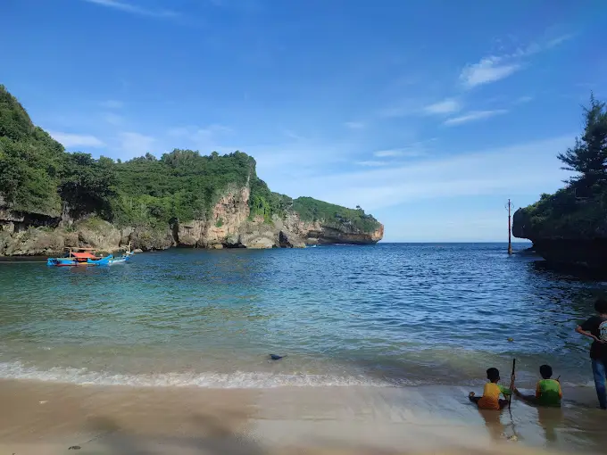 Featured image for Pantai Gesing Gunung Kidul - 3J Tour Pantai Gesing Gunung Kidul