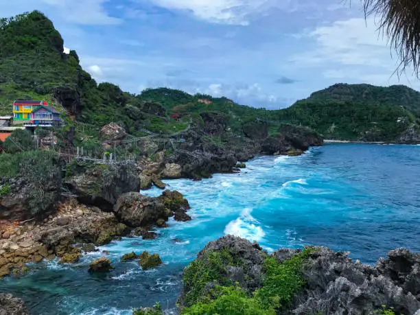 wisata pantai nglambor
