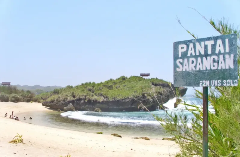 Featured image for Pantai Sarangan Gunung Kidul - 3J Tour Pantai Sarangan Gunung Kidul
