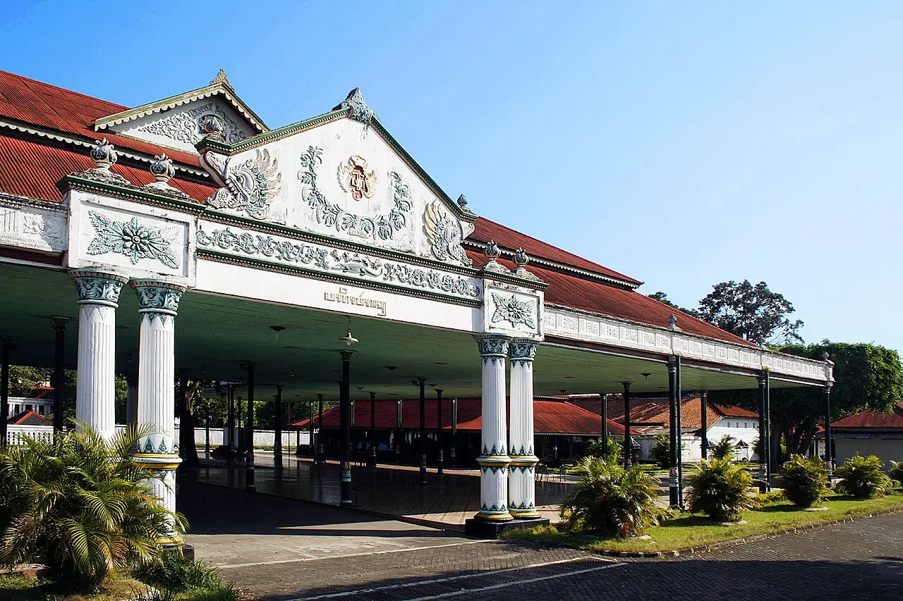 Featured image for Keraton Yogyakarta: Jantung Sejarah dan Budaya Jawa - 3J Tour Keraton Yogyakarta: Jantung Sejarah dan Budaya Jawa