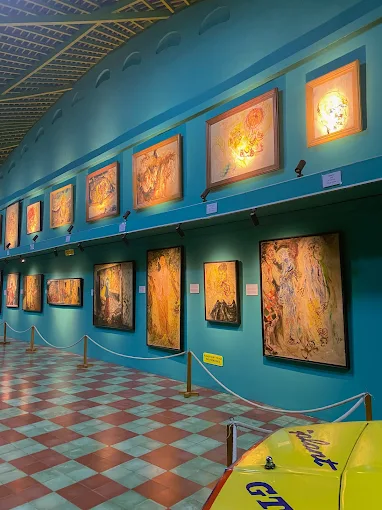 Foto Museum Affandi Yogyakarta dengan arsitektur unik atap daun pisang dan galeri karya Affandi